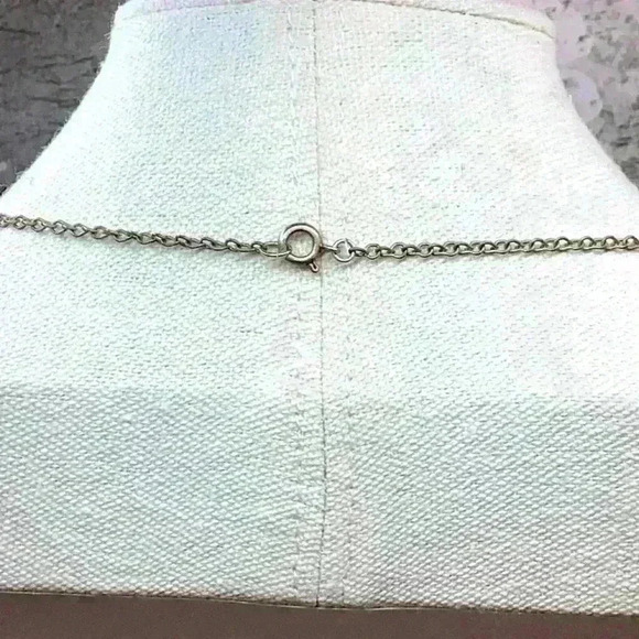 Silver and Red Filagree Necklace with Glass Pendant Detail - Picture 2 of 3